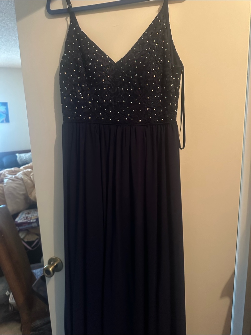 Elegant Black Beaded V-Neck Prom Dress